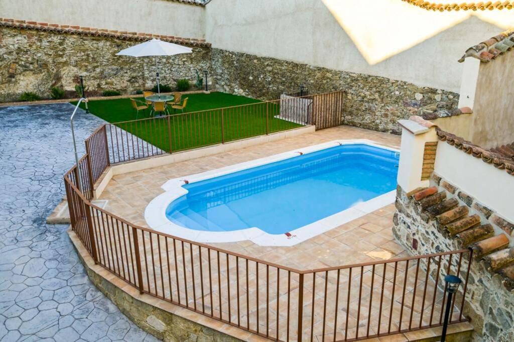 A - Apartamento Elegante Con Piscina Compartida Torrico المظهر الخارجي الصورة